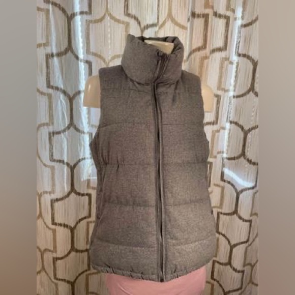 Women’s medium Old Navy fleece lined puffer vest (gray) - Picture 1 of 9